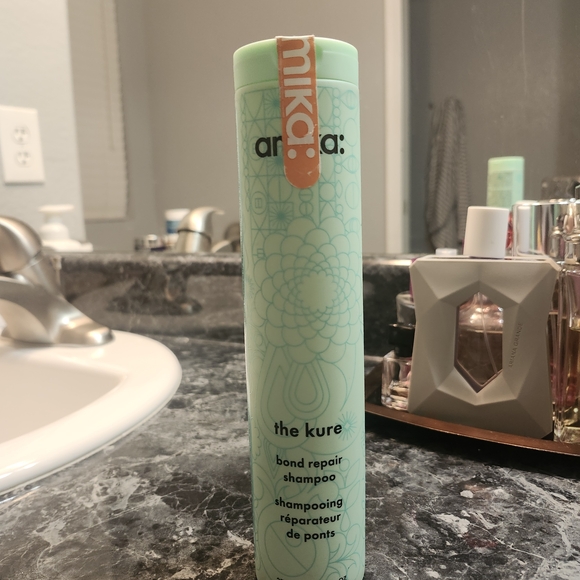 Amika The Kure Bond Repair Shampoo - Picture 1 of 8